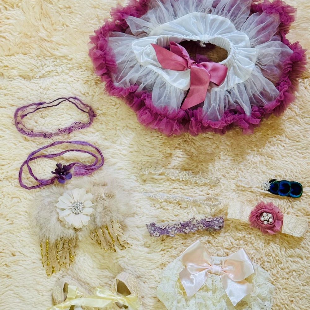 Beautiful accessories for newborn baby girl photo shoots